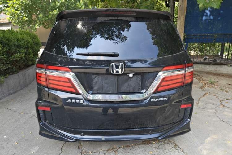 Used Honda Elysion 2016 2.4L Style Edition Rear