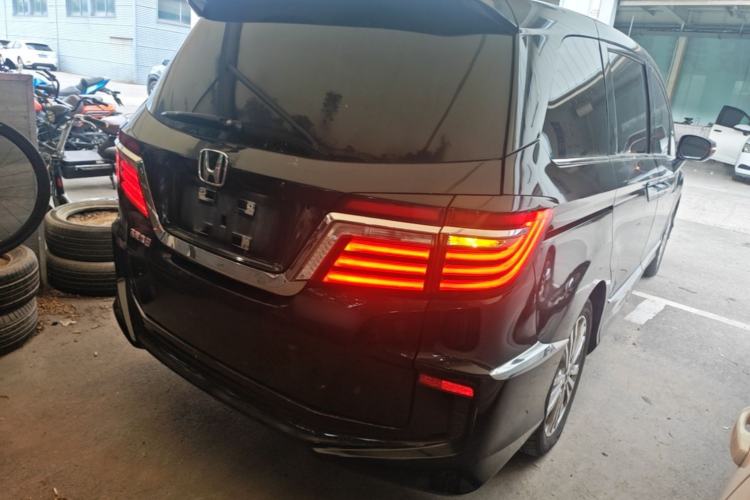 Used Honda Elysion 2016 2.4L Luxury Edition Rear Right 45 Deg