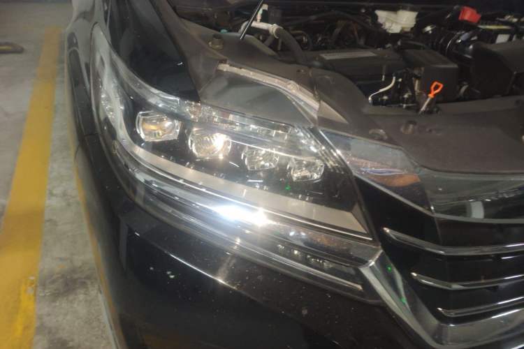 Used Honda Elysion 2016 2.4L Luxury Edition Right Front Headlight
