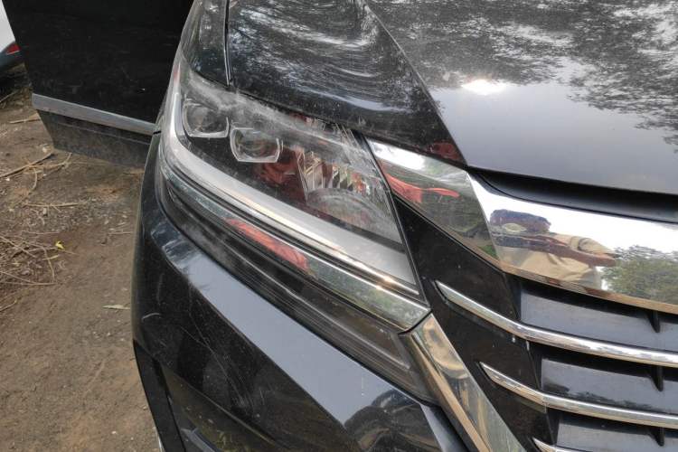 Used Honda Elysion 2016 2.4L Style Edition Right Front Headlight