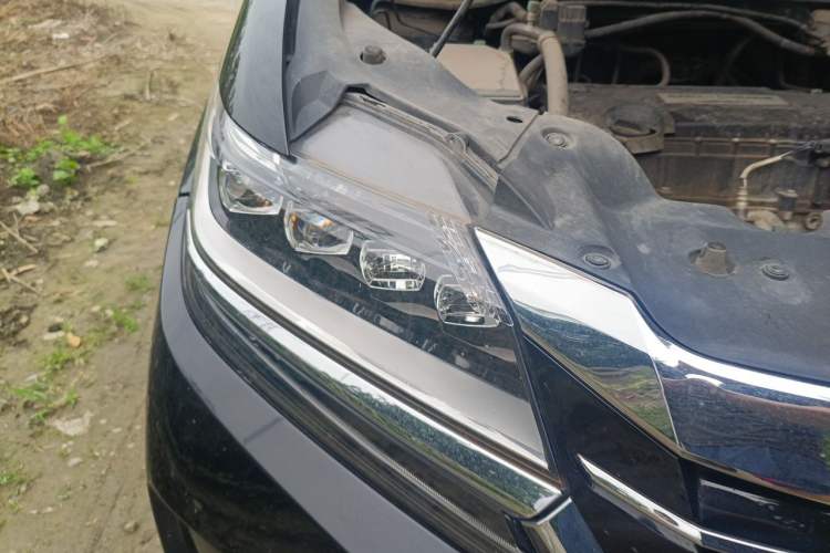 Used Honda Elysion 2016 2.4L Supreme Edition Right Front Headlight