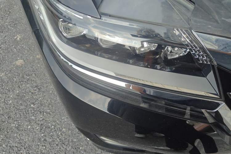 Used Honda Elysion 2016 2.4L Supreme Edition Right Front Headlight