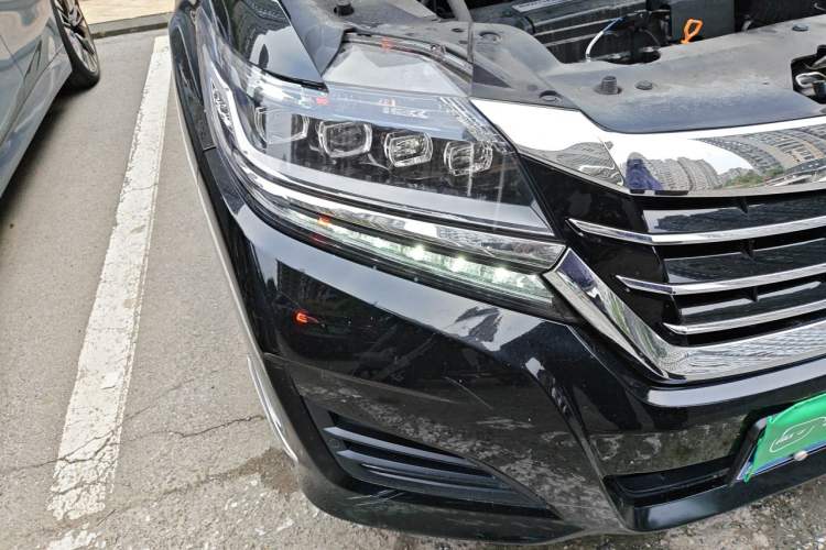 Used Honda Elysion 2016 2.4L Supreme Edition Right Front Headlight
