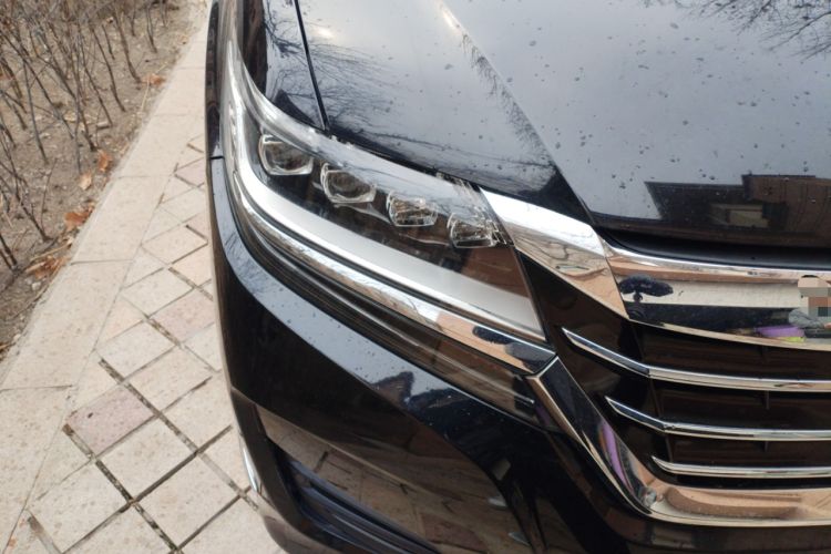 Used Honda Elysion 2016 2.4L Luxury Edition Right Front Headlight