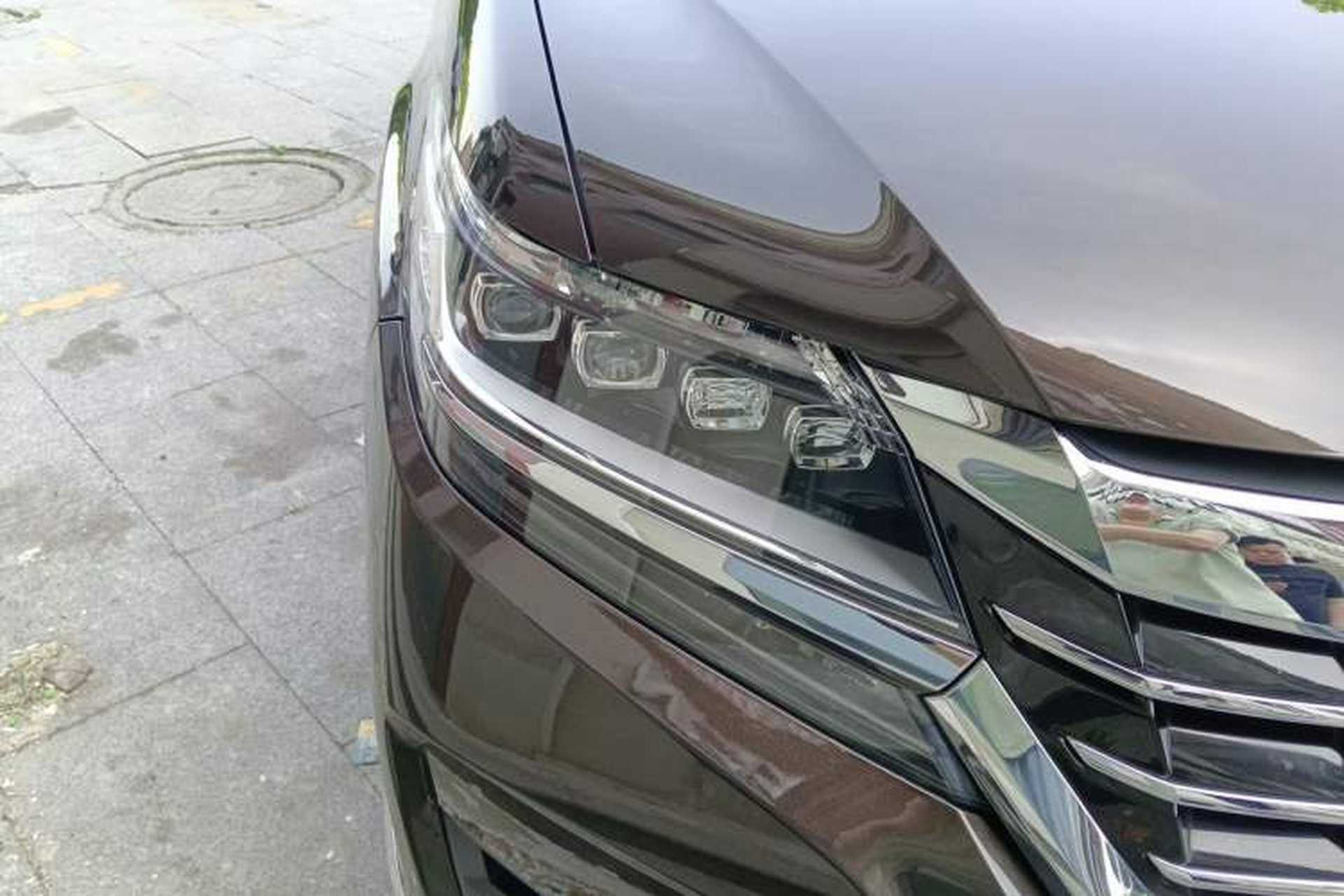 Used Honda Elysion 2016 2.4L Supreme Edition Right Front Headlight
