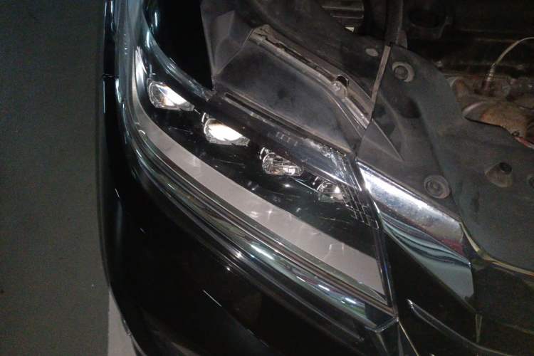 Used Honda Elysion 2016 2.4L Supreme Edition Right Front Headlight