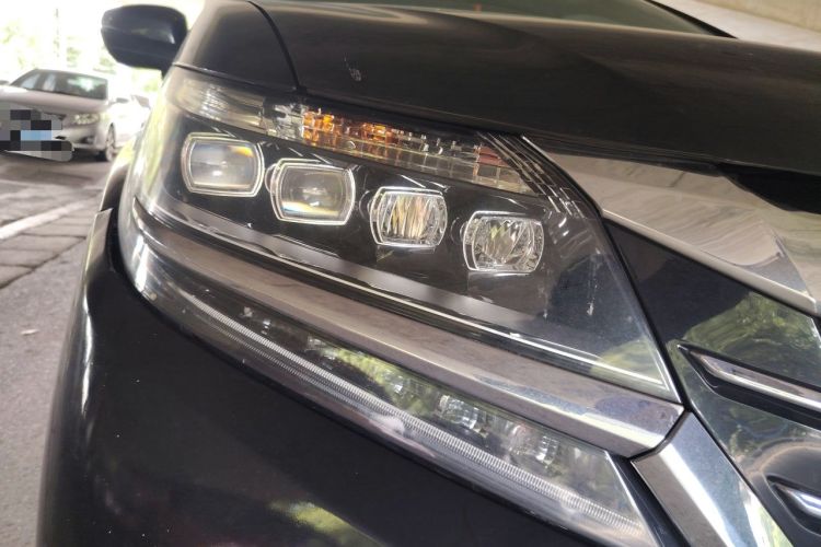 Used Honda Elysion 2016 2.4L Luxury Edition Right Front Headlight