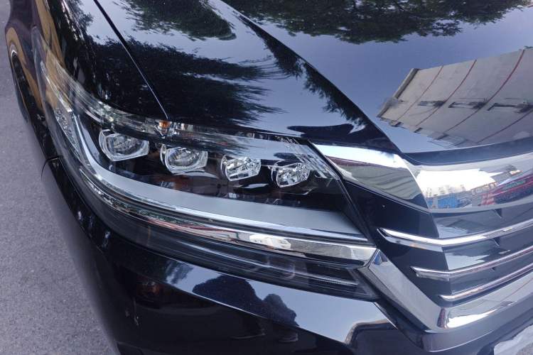 Used Honda Elysion 2016 2.4L Luxury Edition Right Front Headlight