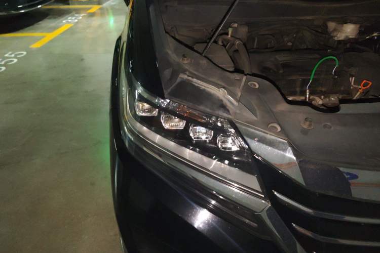 Used Honda Elysion 2016 2.4L Supreme Edition Right Front Headlight