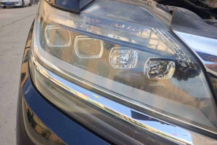 Used Honda Elysion 2016 2.4L Luxury Edition Right Front Headlight