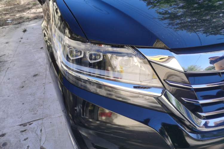 Used Honda Elysion 2016 2.4L Classic Edition Right Front Headlight