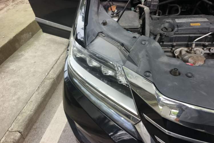 Used Honda Elysion 2016 2.4L Luxury Edition Right Front Headlight