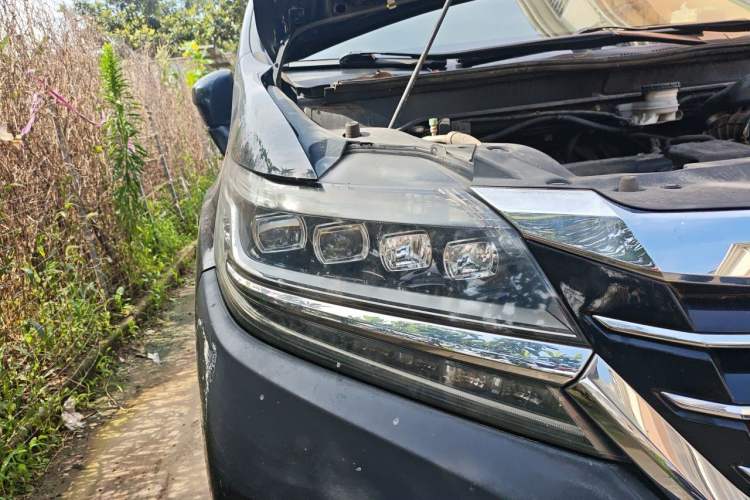 Used Honda Elysion 2016 2.4L Luxury Edition Right Front Headlight