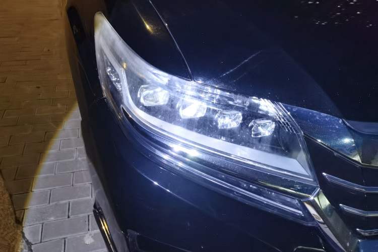 Used Honda Elysion 2016 2.4L Luxury Edition Right Front Headlight