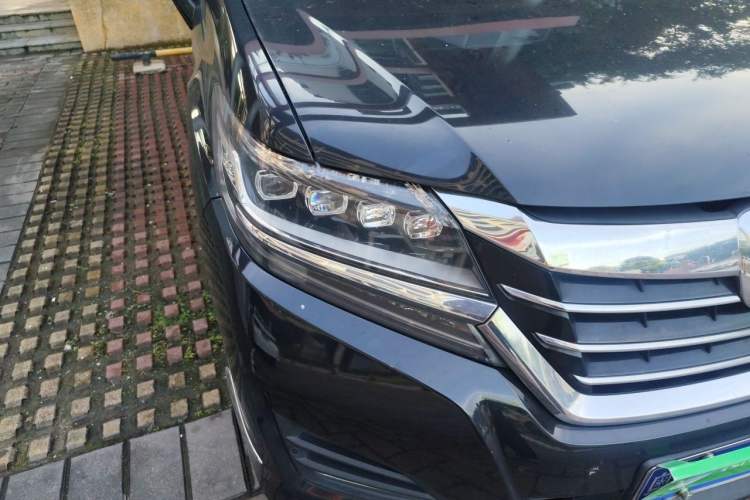 Used Honda Elysion 2016 2.4L Luxury Edition Right Front Headlight