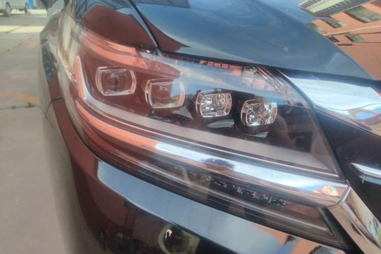Used Honda Elysion 2016 2.4L Supreme Edition Right Front Headlight