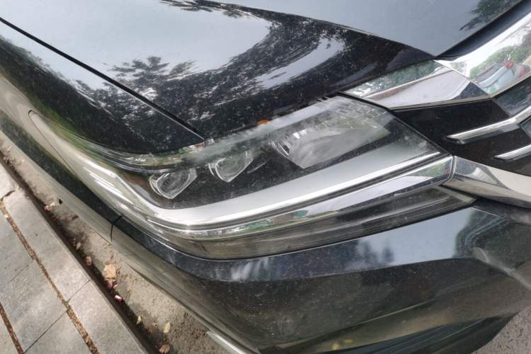 Used Honda Elysion 2016 2.4L Style Edition Right Front Headlight
