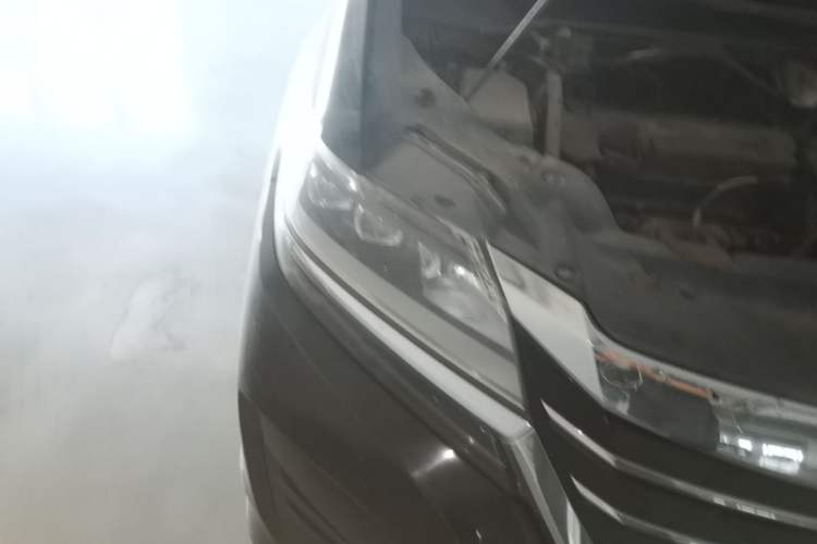 Used Honda Elysion 2016 2.4L Comfort Edition Right Front Headlight