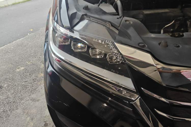 Used Honda Elysion 2016 2.4L Luxury Edition Right Front Headlight