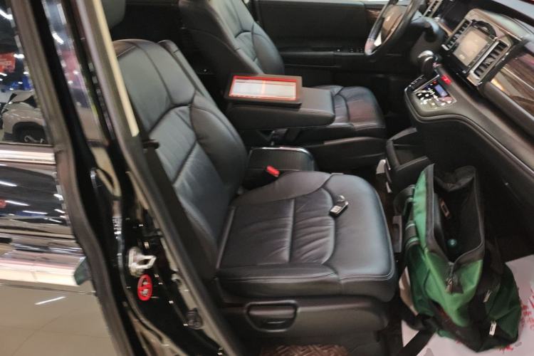 Used Honda Elysion 2016 2.4L Supreme Edition Right Front Seat