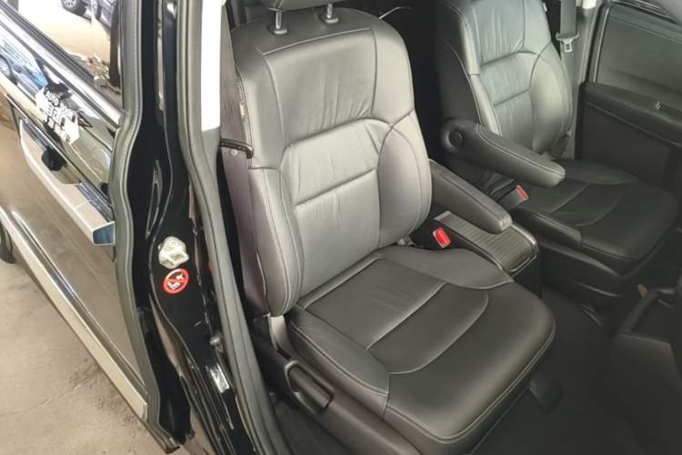 Used Honda Elysion 2016 2.4L Style Edition Right Front Seat