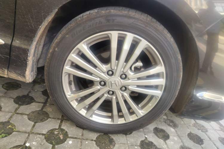 Used Honda Elysion 2016 2.4L Style Edition Right Front Wheel Hub