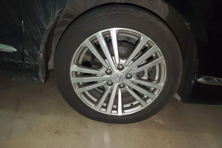 Used Honda Elysion 2016 2.4L Supreme Edition Right Front Wheel Hub