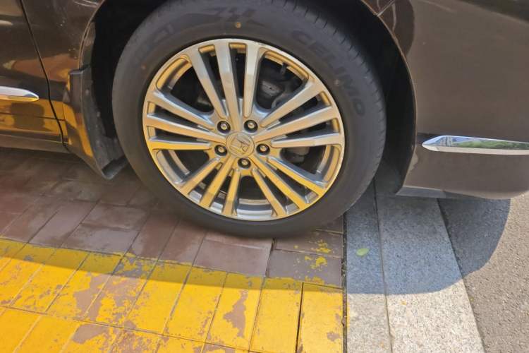 Used Honda Elysion 2016 2.4L Luxury Edition Right Front Wheel Hub