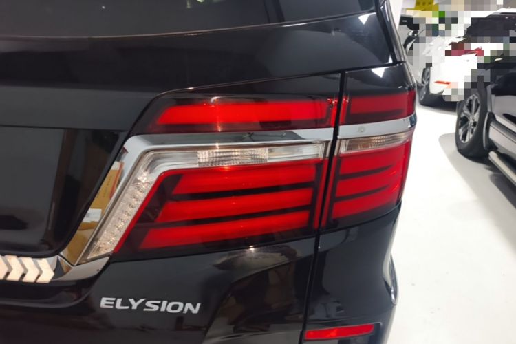 Used Honda Elysion 2016 2.4L Luxury Edition Right Rear Taillight
