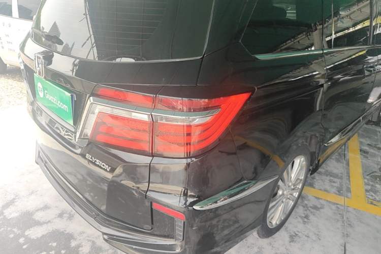 Used Honda Elysion 2016 2.4L Luxury Edition Right Rear Taillight