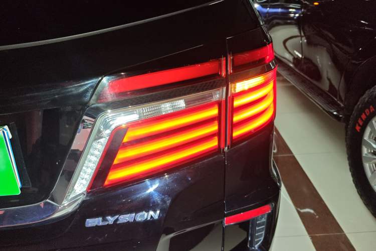 Used Honda Elysion 2016 2.4L Luxury Edition Right Rear Taillight