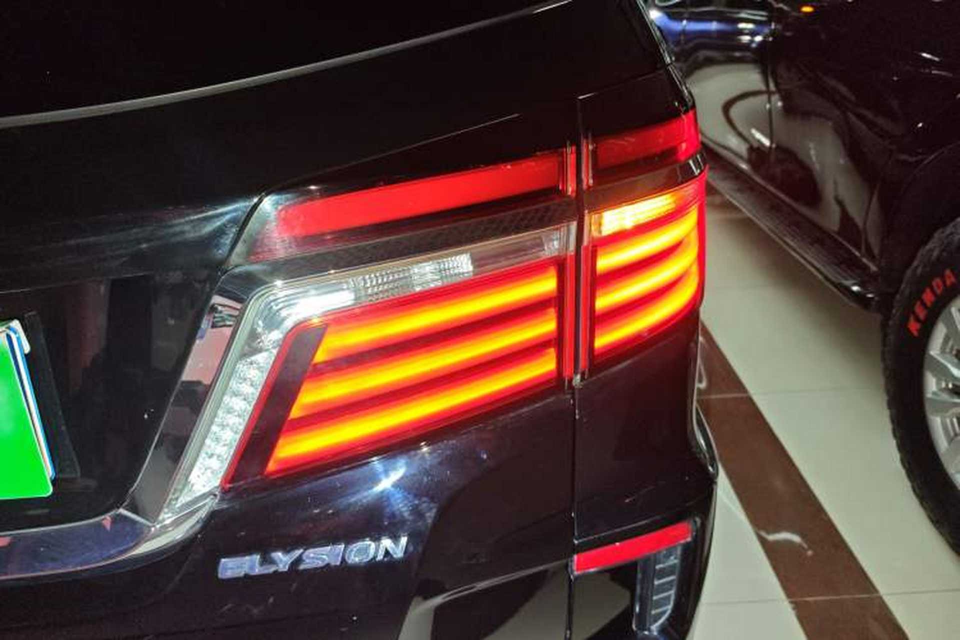 Used Honda Elysion 2016 2.4L Luxury Edition Right Rear Taillight