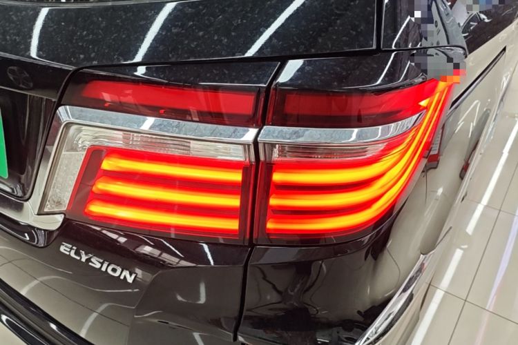Used Honda Elysion 2016 2.4L Luxury Edition Right Rear Taillight