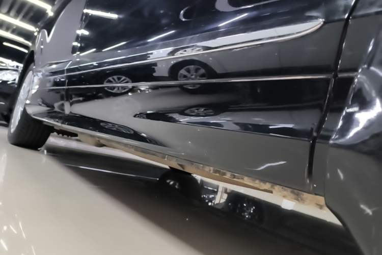 Used Honda Elysion 2016 2.4L Supreme Edition Right Side Sill