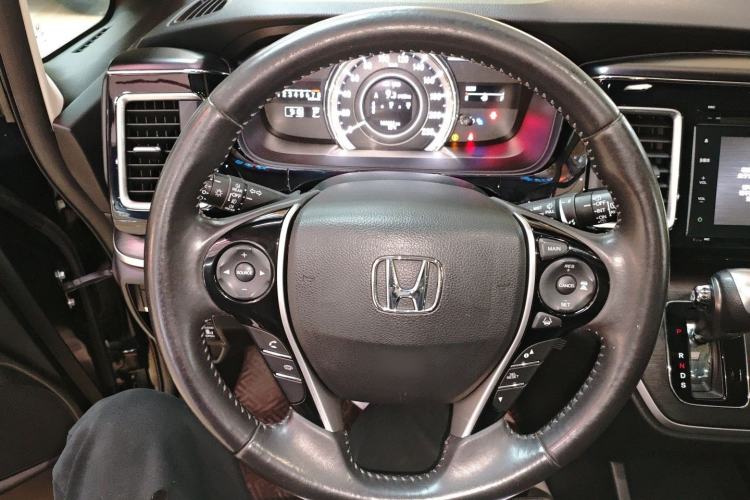 Used Honda Elysion 2016 2.4L Supreme Edition Steering Wheel