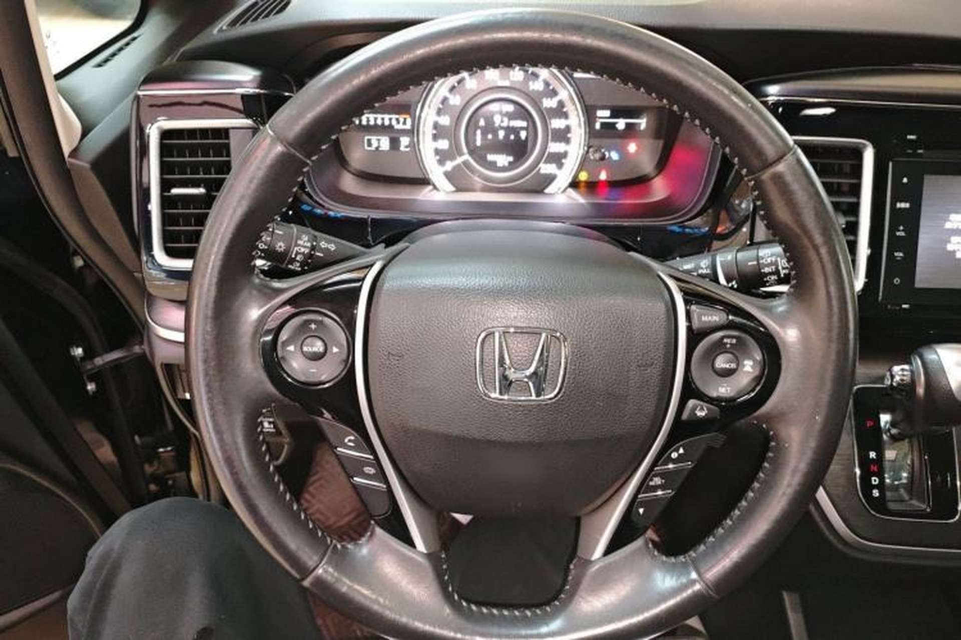 Used Honda Elysion 2016 2.4L Supreme Edition Steering Wheel