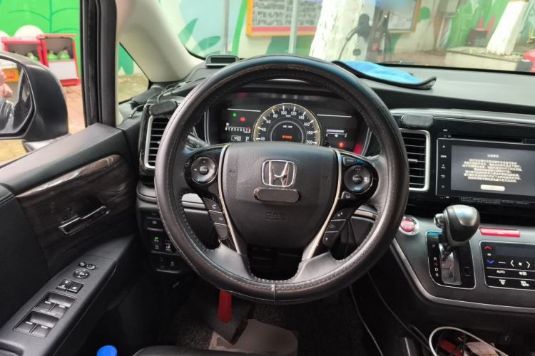 Used Honda Elysion 2016 2.4L Supreme Edition Steering Wheel
