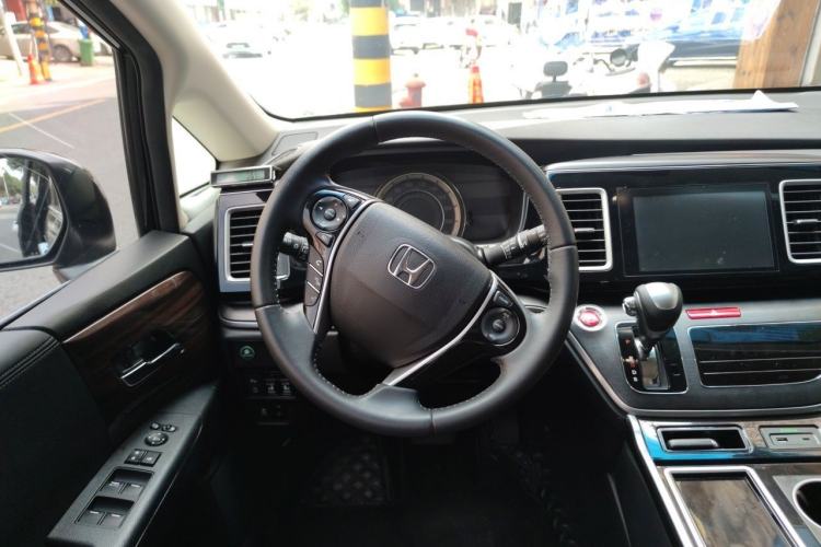 Used Honda Elysion 2016 2.4L Style Edition Steering Wheel