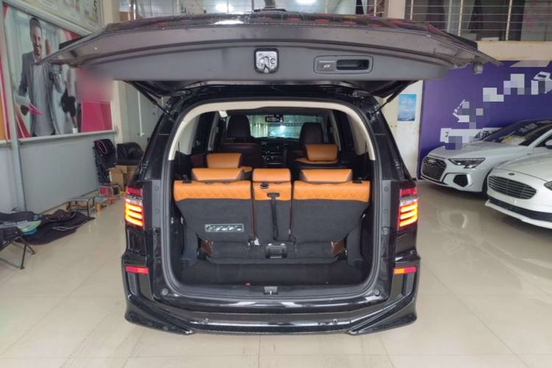 Used Honda Elysion 2016 2.4L Style Edition Trunk