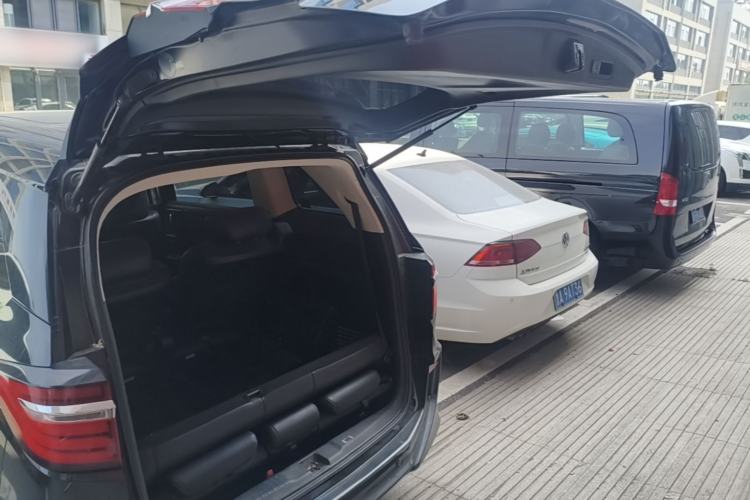 Used Honda Elysion 2016 2.4L Style Edition Trunk