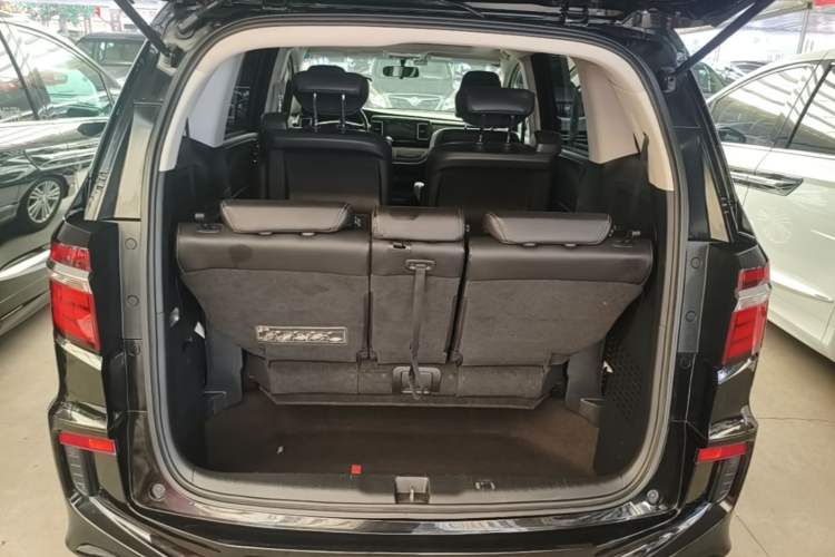 Used Honda Elysion 2016 2.4L Style Edition Trunk