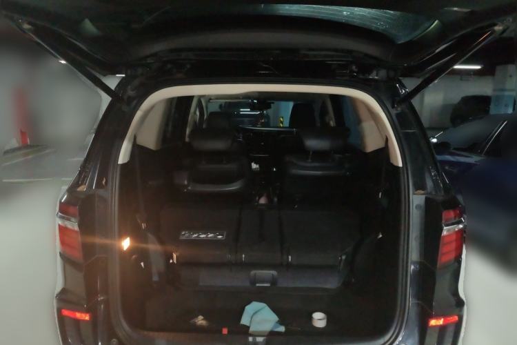 Used Honda Elysion 2016 2.4L Supreme Edition Trunk