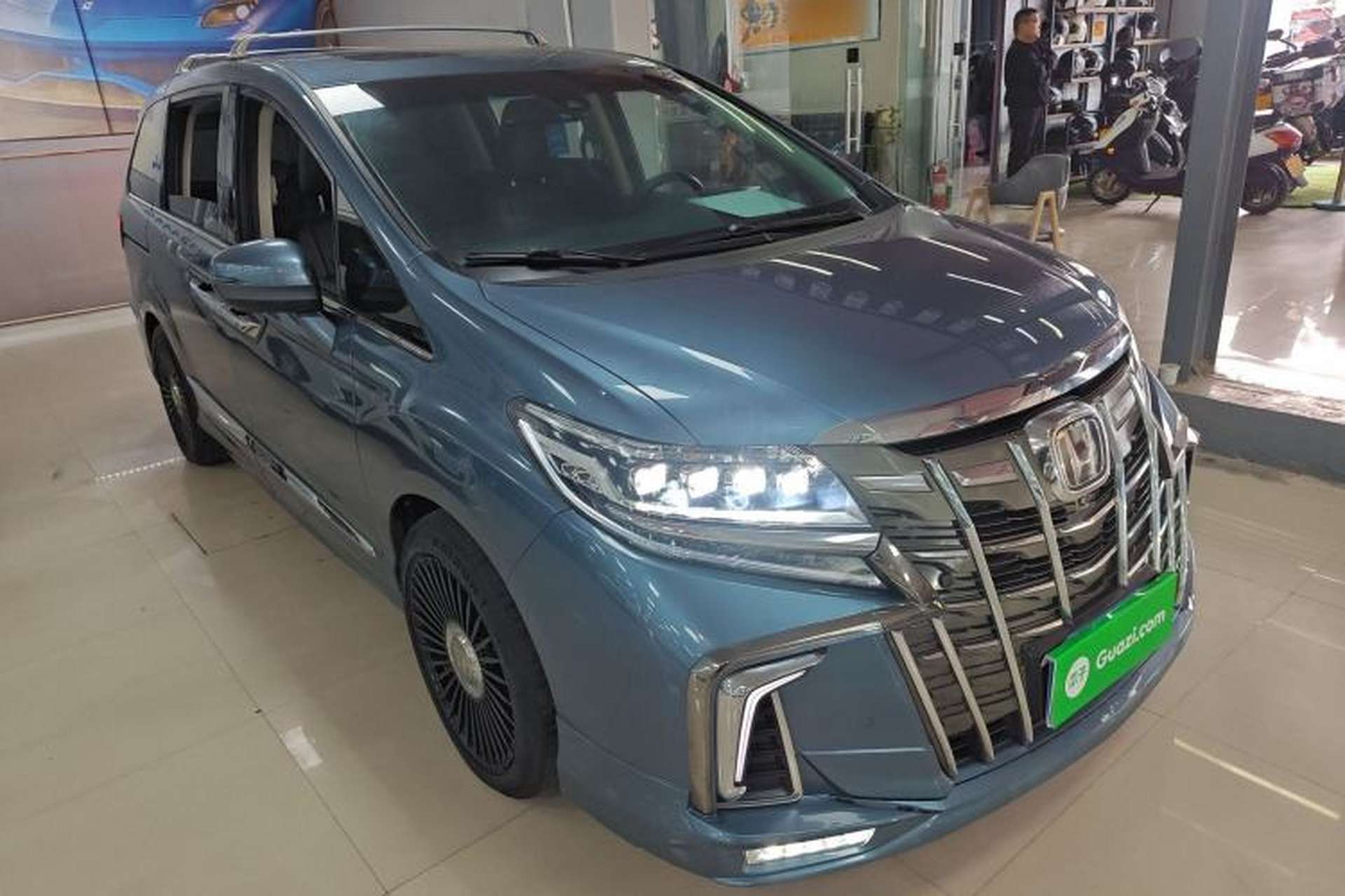 Used Honda Elysion 2016 2.4L Supreme Edition Front Right 45 Deg