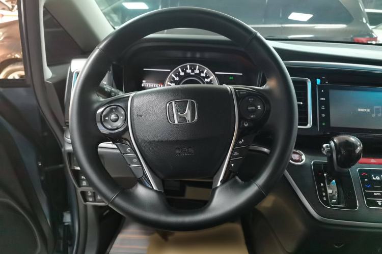 Used Honda Elysion 2016 2.4L Supreme Edition Interior 11