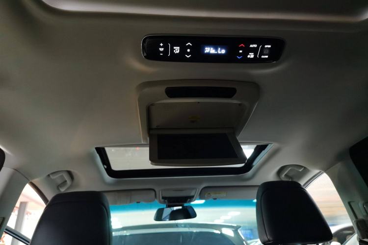 Used Honda Elysion 2016 2.4L Supreme Edition Interior 13