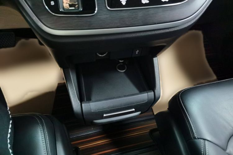 Used Honda Elysion 2016 2.4L Supreme Edition Interior 8