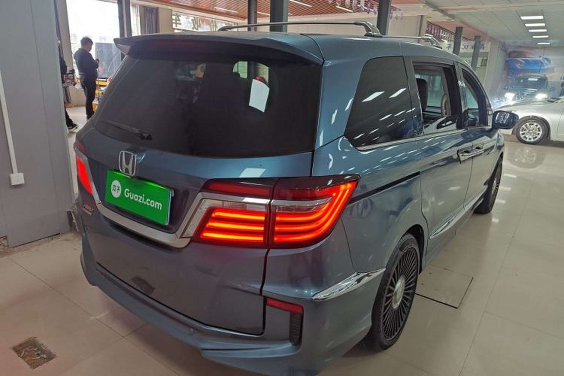 Used Honda Elysion 2016 2.4L Supreme Edition Rear Right 45 Deg