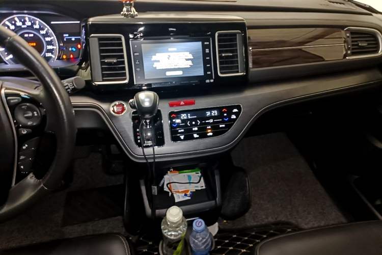 Used Honda Elysion 2016 2.4L Supreme Edition Audio And AC Panel