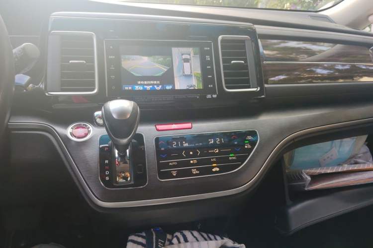 Used Honda Elysion 2016 2.4L Supreme Edition Audio And AC Panel