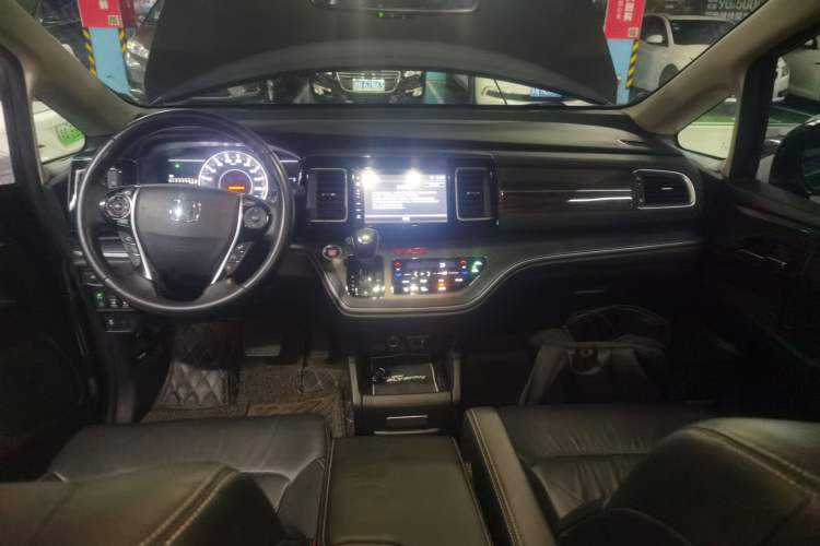 Used Honda Elysion 2016 2.4L Luxury Edition Audio And AC Panel